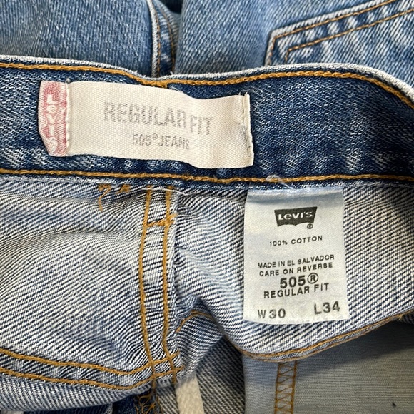 Levi’s 505 Bum Shorts - Picture 5 of 6